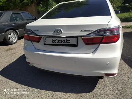 Toyota Camry 2015 года за 11 000 000 тг. в Шымкент – фото 25