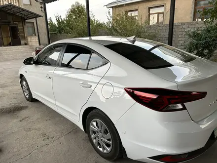 Hyundai Elantra 2019 года за 8 350 000 тг. в Шымкент – фото 11