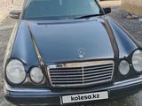 Mercedes-Benz E 230 1995 годаfor2 800 000 тг. в Шымкент