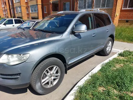 Volkswagen Touareg 2008 года за 7 000 000 тг. в Костанай – фото 2