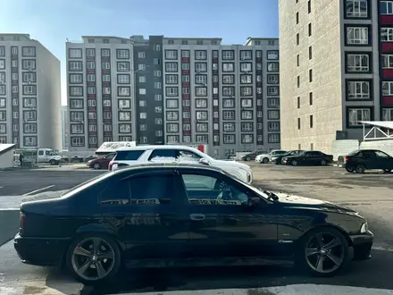 BMW 528 1996 года за 3 500 000 тг. в Алматы – фото 4