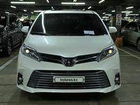 Toyota Sienna 2018 года за 18 800 000 тг. в Алматы