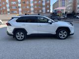 Toyota RAV4 2019 годаүшін13 900 000 тг. в Актобе – фото 3