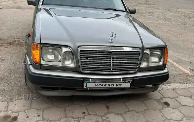 Mercedes-Benz E 220 1993 годаүшін2 300 000 тг. в Караганда