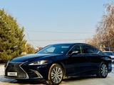 Lexus ES 350 2018 года за 19 000 000 тг. в Алматы