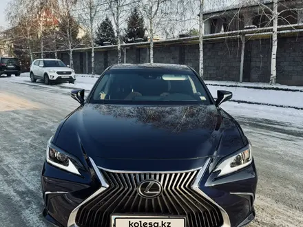 Lexus ES 350 2018 года за 19 500 000 тг. в Алматы – фото 35