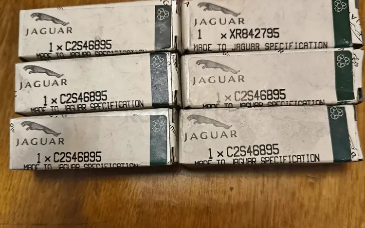 Комплект свечей на Jaguar S-Type за 80 000 тг. в Алматы