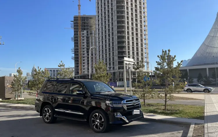 Toyota Land Cruiser 2013 года за 23 000 000 тг. в Астана