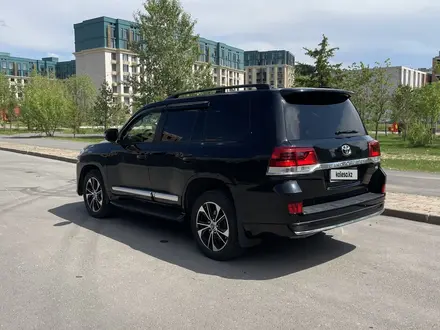 Toyota Land Cruiser 2013 года за 23 000 000 тг. в Астана – фото 4