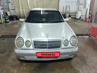 Mercedes-Benz E 230