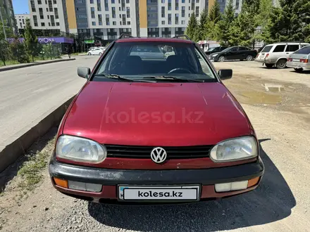 Volkswagen Golf 1994 года за 1 500 000 тг. в Астана – фото 2