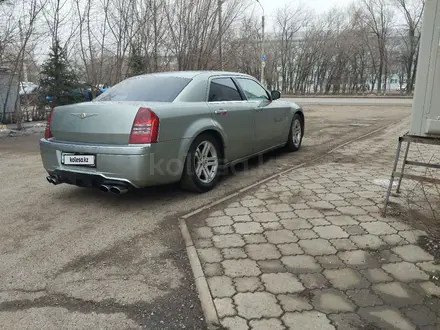 Chrysler 300C 2005 года за 4 000 000 тг. в Уральск – фото 2