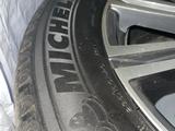 Зимняя шипованной резина Michelin с дисками на Lexus LX570 за 1 000 000 тг. в Алматы – фото 2