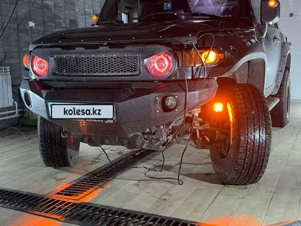 Toyota FJ Cruiser 2006 года за 16 000 000 тг. в Астана – фото 3