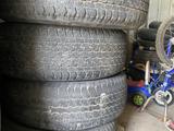 Б/у шины 265 65 R17 BRIDGESTONEүшін90 000 тг. в Актау – фото 2