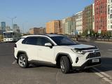 Toyota RAV4 2020 года за 14 400 000 тг. в Актобе – фото 4