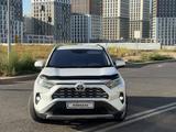 Toyota RAV4 2020 года за 14 400 000 тг. в Актобе – фото 3