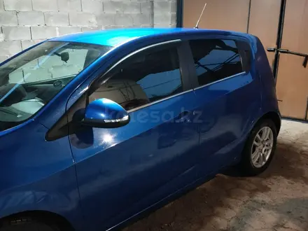 Chevrolet Aveo 2013 года за 3 500 000 тг. в Алматы – фото 2