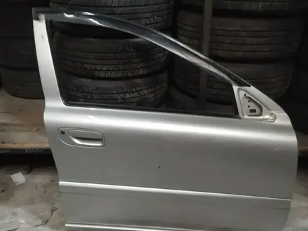 Дверь передняя правая Volvo за 40 000 тг. в Алматы