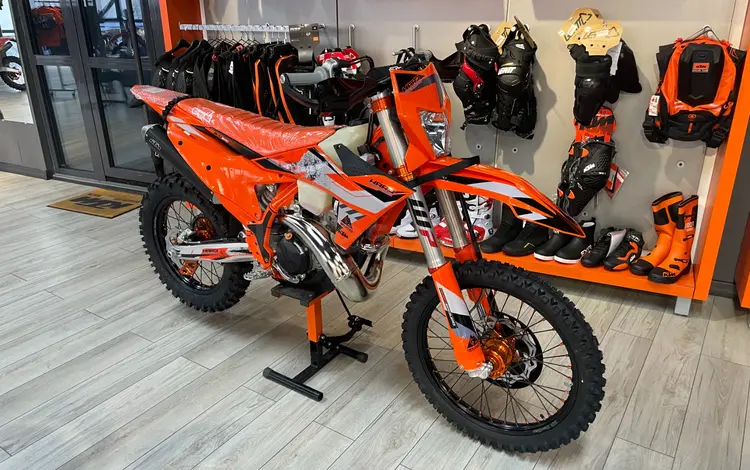 KTM  EXC 300 TBI Hard Enduro NEW 2024 2024 года за 6 300 000 тг. в Алматы