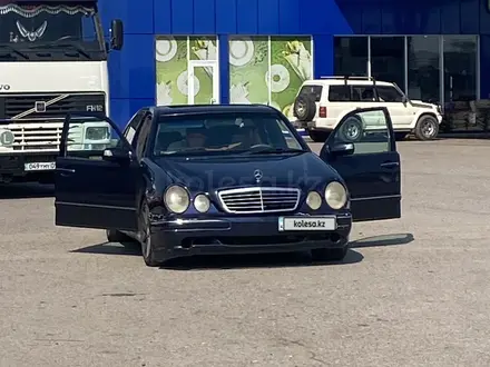 Mercedes-Benz E 430 2001 года за 2 970 000 тг. в Алматы – фото 2