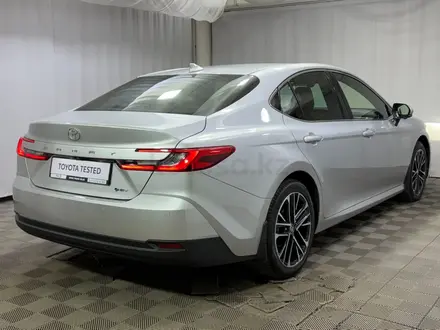 Toyota Camry Luxe eCVT 2024 года за 22 600 000 тг. в Алматы – фото 18