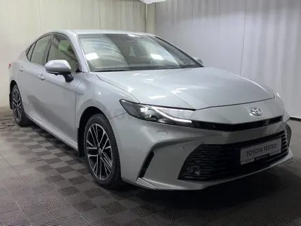 Toyota Camry Luxe eCVT 2024 года за 22 600 000 тг. в Алматы – фото 19