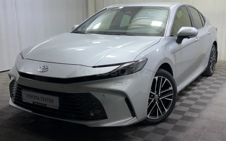 Toyota Camry Luxe eCVT 2024 года за 22 600 000 тг. в Алматы