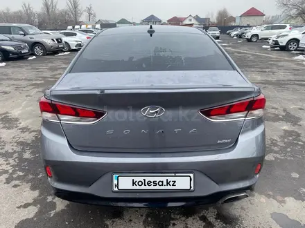 Hyundai Sonata 2018 года за 5 610 000 тг. в Алматы – фото 2