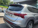 Hyundai Santa Fe 2021 года за 11 000 000 тг. в Алматы – фото 3
