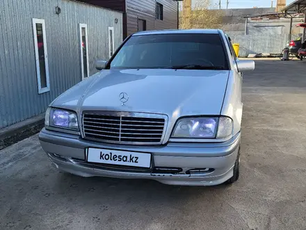 Mercedes-Benz C 180 1996 года за 4 200 000 тг. в Сатпаев – фото 2