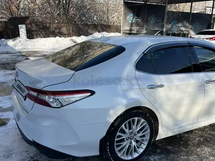 Toyota Camry 2020 года за 16 000 000 тг. в Алматы – фото 4