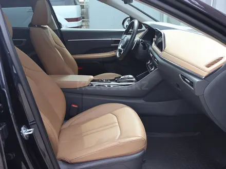 Hyundai Sonata Luxe 2022 года за 11 190 000 тг. в Астана – фото 18