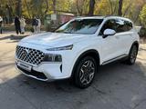 Hyundai Santa Fe 2022 года за 14 300 000 тг. в Алматы