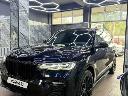 BMW X7 2020 года за 40 000 000 тг. в Алматы – фото 2