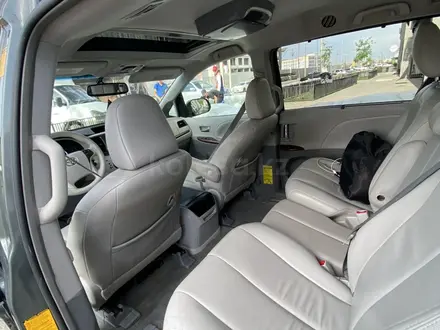 Toyota Sienna 2014 года за 8 500 000 тг. в Актобе – фото 22