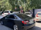 Toyota Camry 2014 года за 6 000 000 тг. в Алматы – фото 2