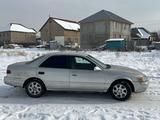 Toyota Camry 2000 года за 2 500 000 тг. в Алматы – фото 4