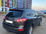 Hyundai Santa Fe 2012 года за 8 000 000 тг. в Атырау – фото 2