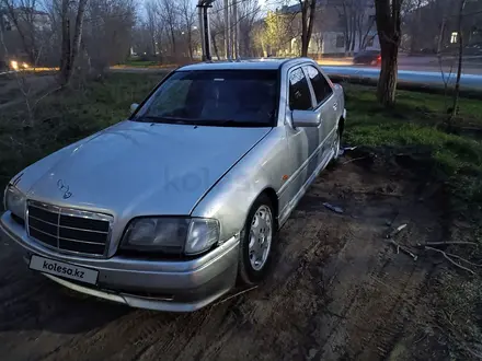 Mercedes-Benz C 220 1994 года за 1 200 000 тг. в Караганда – фото 2