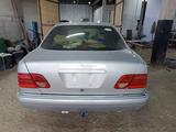 Mercedes-Benz E 200 1997 годаүшін2 800 000 тг. в Тараз – фото 3