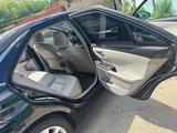 Toyota Camry 2016 года за 9 000 000 тг. в Актобе – фото 5