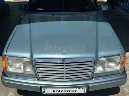 Mercedes-Benz E 220 1994 года за 1 700 000 тг. в Алматы – фото 3