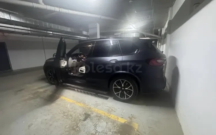 BMW X5 2023 года за 53 000 000 тг. в Атырау