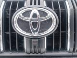 Toyota Land Cruiser Prado 2022 годаfor29 500 000 тг. в Усть-Каменогорск – фото 4