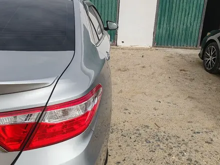 Toyota Camry 2017 года за 6 500 000 тг. в Атырау – фото 8