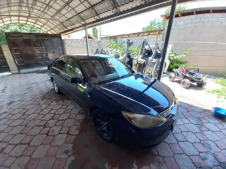 Toyota Camry 2003 года за 2 600 000 тг. в Шымкент – фото 2