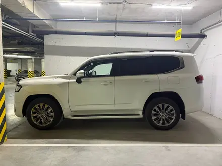 Toyota Land Cruiser 2023 года за 58 000 000 тг. в Астана – фото 4