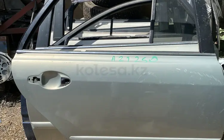 Дверь задняя правая Avensis УНИВЕРСАЛ! за 30 000 тг. в Алматы