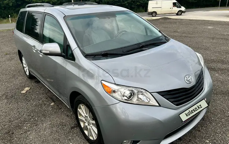 Toyota Sienna 2013 годаүшін11 250 000 тг. в Атырау